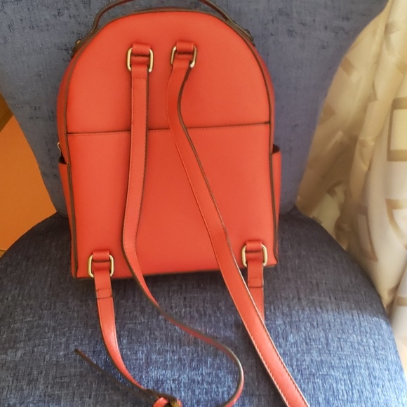 Backpack - Picture 2 of 5